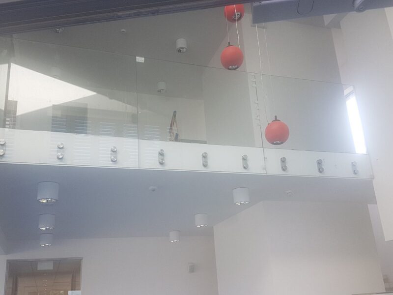 Balustrade met punthouders — Maldegem — SPES Construct Vlaanderen