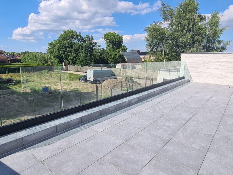 Glazen balustrade (Bassevelde) — SPES Construct Vlaanderen