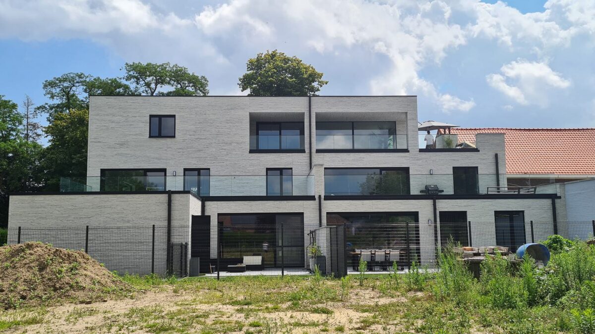 Glazen balustrade (Basseveld) — SPES Construct Vlaanderen