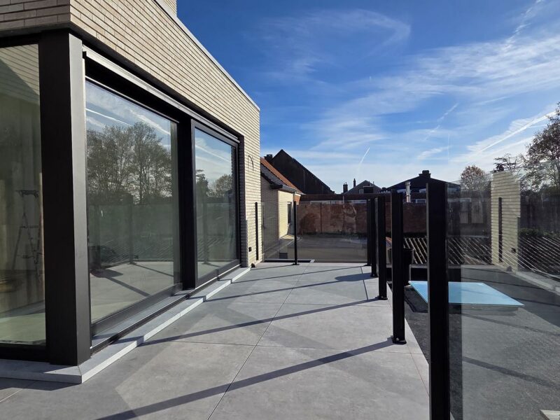 Balustrade verticale inklemming (Oosteeklo) — SPES Construct Vlaanderen