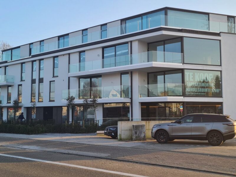 Glazen balustrade — Gentbrugge — SPES Construct Vlaanderen